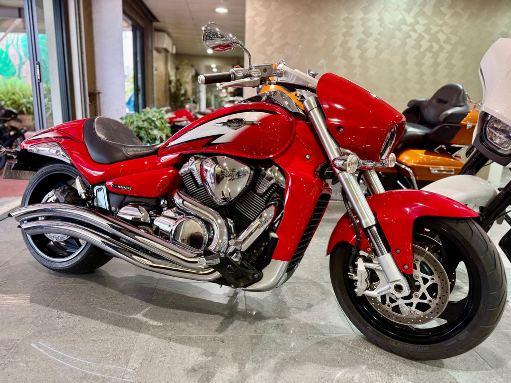 Suzuki M109R Boulevard